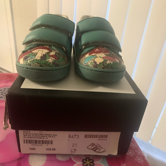Baby Gucci shoes fits size 4/5